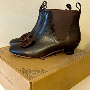 NWB American Duchess Vienna Boots